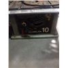 Image 2 : Delta 10 table saw