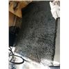 Image 2 : 5 FOOT 6 GREEN SHAG AREA CARPET