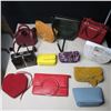 Image 1 : LOT OF 12 ASSORTED HAND BAGS / SACS A MAINS