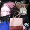 Image 1 : LOT OF 12 ASSORTED HAND BAGS / SACS A MAINS