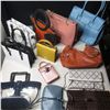 Image 1 : LOT OF 12 ASSORTED HAND BAGS / SACS A MAINS