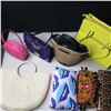 Image 2 : LOT OF 12 ASSORTED HAND BAGS / SACS A MAINS