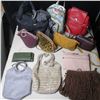Image 1 : LOT OF 12 ASSORTED HAND BAGS / SACS A MAINS