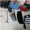 Image 2 : LOT OF 12 ASSORTED HAND BAGS / SACS A MAINS