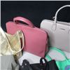 Image 2 : LOT OF 12 ASSORTED HAND BAGS / SACS A MAINS