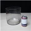 Image 1 : LOT: 3 GLASS VASS / VASES EN VERRE