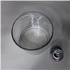 Image 2 : LOT: 3 GLASS VASS / VASES EN VERRE
