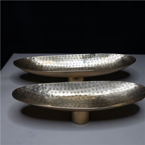 LOT: 2 ASST BRASS BOWLS / BOLS EN LAITON ASST