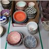 Image 1 : LOT: 21 ASST BOWLS / BOLS ASSORTIS