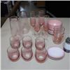 Image 1 : LOT: 22 ASSORTED DISHES / VAISSELLE ASSORTIE