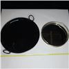 Image 1 : LOT: 2 ASST TRAYS / PLATEAUX