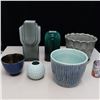 Image 1 : LOT: 6 ASSORTED VASES / VASES ASSORTIS