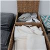 Image 1 : LOT: ASST TOWELS WITH BASKETS / SERVIETTE