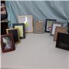Image 1 : LOT: 9 ASST PICTURE FRAMES / CADRES