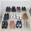 Image 1 : LOT: 12 ASSORTED FOOTWEAR - SIZE: 7