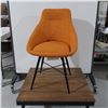 Image 1 : LOT:5 CHAIRS, ORANGE FABRIC, METAL BASE
