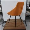 Image 2 : LOT:5 CHAIRS, ORANGE FABRIC, METAL BASE
