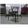 Image 1 : LOT: 4 BLACK PLASTIC CHAIRS