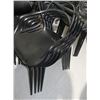 Image 2 : LOT: 4 BLACK PLASTIC CHAIRS