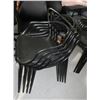 Image 2 : LOT: 4 BLACK PLASTIC CHAIRS