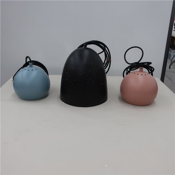 LOT: 3 ASST SUSPENDED LAMPS