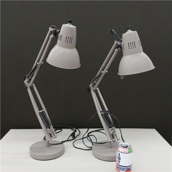 LOT: 2 DESK LAMPS