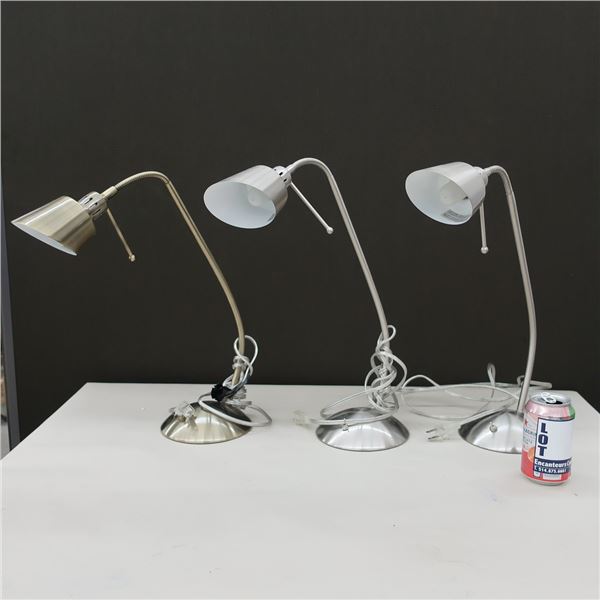 LOT: 3 DESK LAMPS