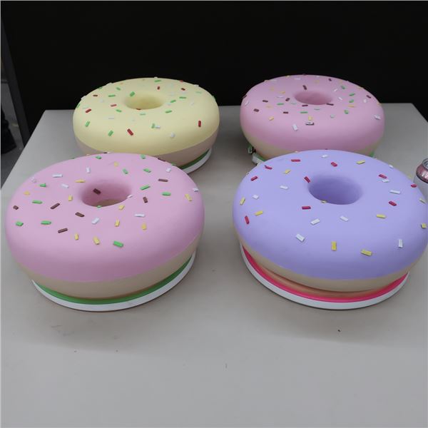 LOT: 4 BATTERY POWERED DONUT LAMPS