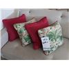 Image 1 : LOT OF 4 PILLOWS / COUSSINS