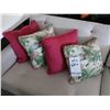 Image 1 : LOT OF 4 PILLOWS / COUSSINS