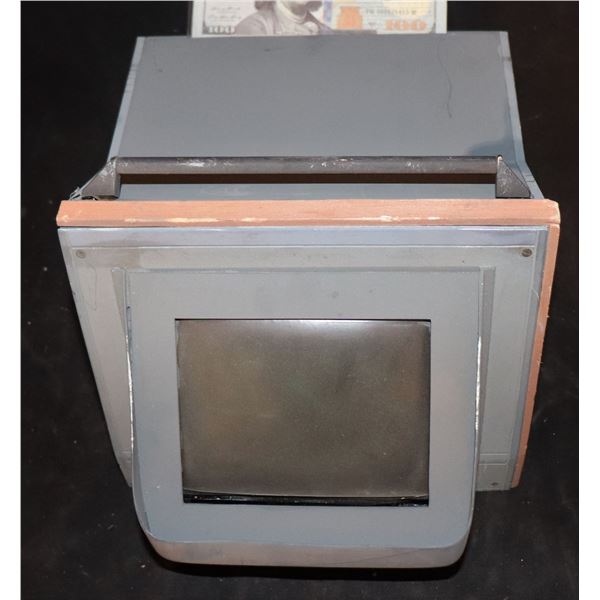 GODZILLA CONTROL ROOM RADAR SCREEN MINIATURE SCREEN USED 2