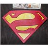 Image 1 : SUPERMAN & LOIS BIZARRO BACKWARDS GLYPH BLACK BACKING