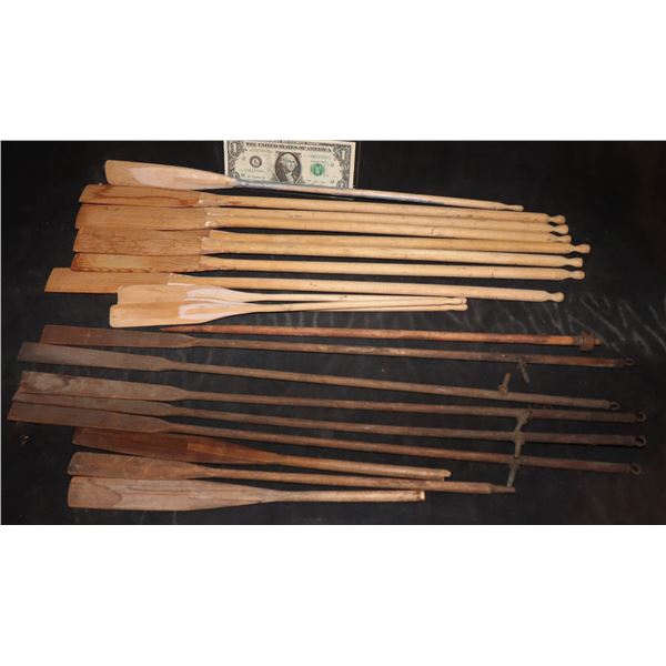 ZZ-CLEARANCE ANTIQUE WOODEN ROWING OARS 1930'S FILMING MINIATURES LOT OF 19