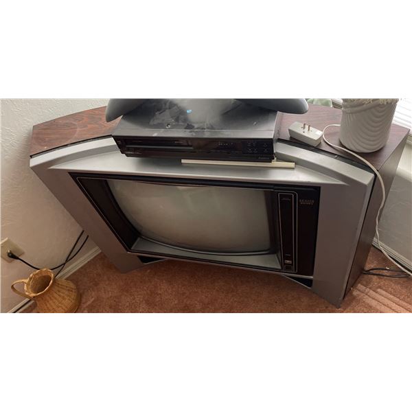 THE BRADY BUNCH TV SERIES SCREEN USED CORNER CONSOLE TELEVISION STILL WORKS!