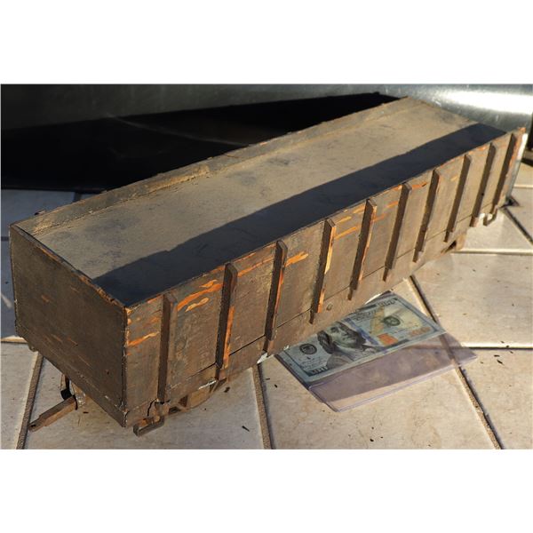 ZZ-CLEARANCE TRAIN CAR ANTIQUE 1930's FILMING MINIATURE C