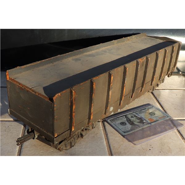 ZZ-CLEARANCE TRAIN CAR ANTIQUE 1930's FILMING MINIATURE E