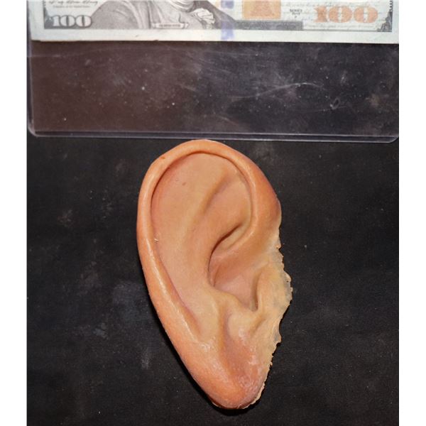 AMERICAN HORROR STORY FREAK SHOW PEPPER EAR