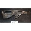 Image 1 : BABYLON 5 ALIEN PULSE RIFLE WEAPON SCREEN USED