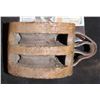 Image 2 : UNKNOWN POLYFOAM BLOCK AND TACKLE RIG