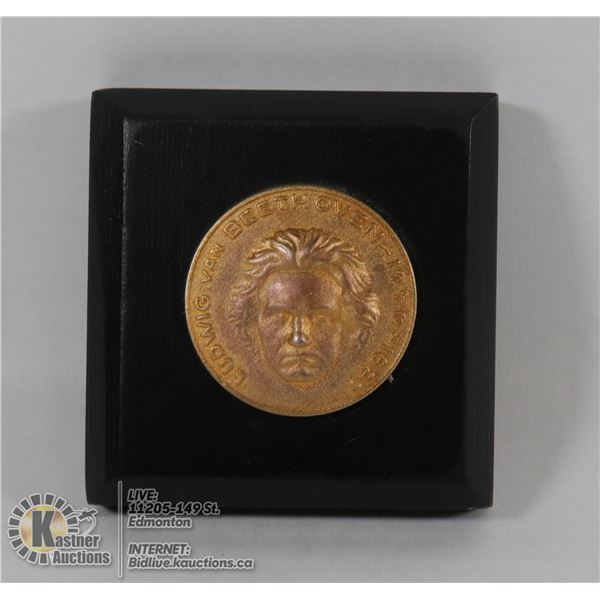 ANTIQUE LUDWIG VAN BEETHOVEN 1770-1827 METAL MEDALLION