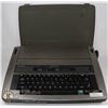 Image 1 : PANASONIC ELECTRONIC TYPEWRITER R320