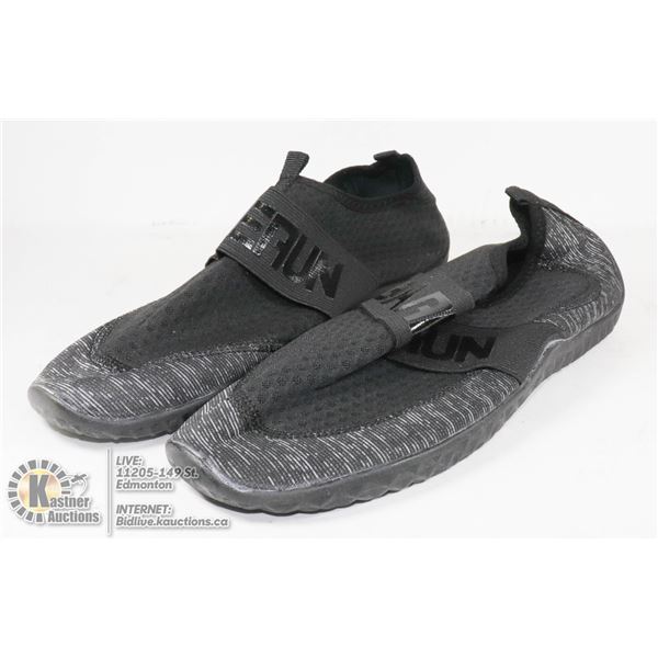 WATER SHOES SIZE UNKNOWN
