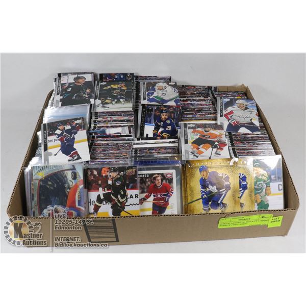 BOX OF ASSORTED HOCKEY CARDS - APPROX 1500 CARDS - UPPER DECK, ARTIFACTS, FULL FORCE