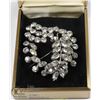 Image 1 : A BROOCH WITH OVERLAPPING AUSTRALIAN CRYSTALS LEAVES
