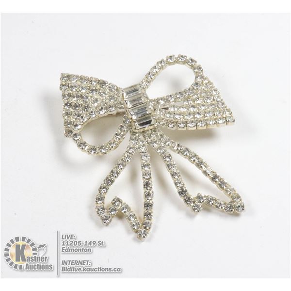 SILVER BOWTIE WITH AUSTRALIAN CRYSTALS