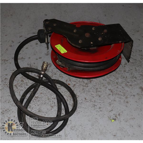 AIR HOSE ON RETRACTABLE REEL