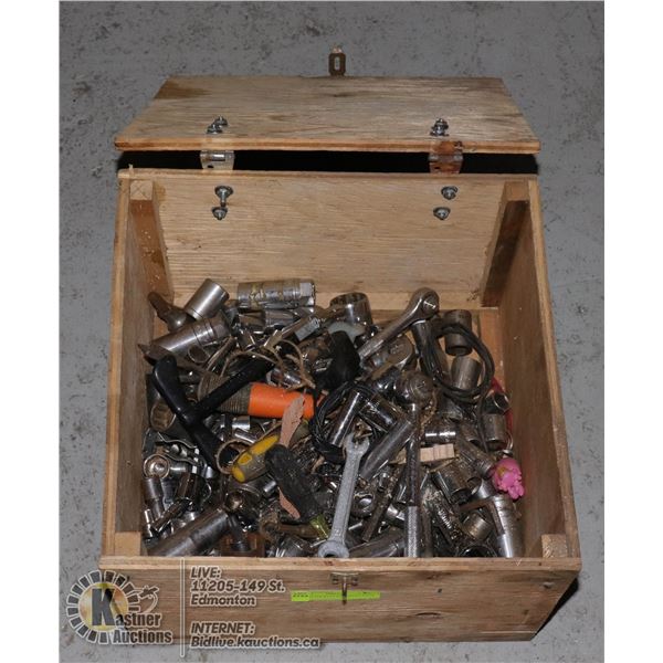 BOX OF SOCKETS DIFFERENT SIZES