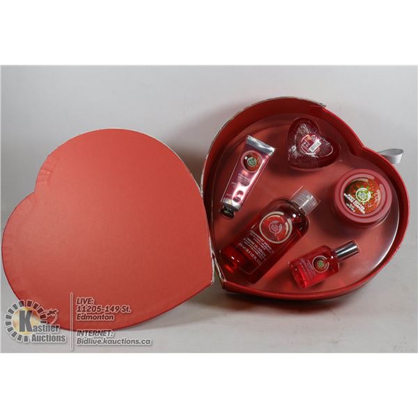 BODY SHOP STRAWBERRY GIFT SET NEW IN BOX