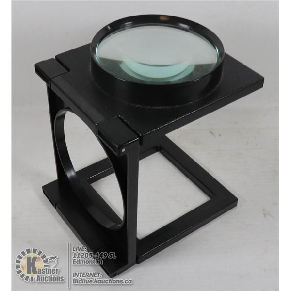 XL FOLDING DESKTOP MAGNIFIER BLACK IN COLOUR