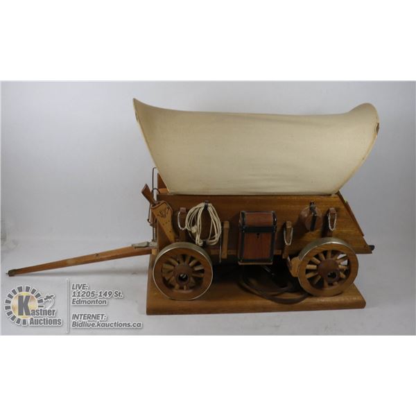 ANTIQUE AUTHENTIC STAGECOACH LAMP WITH ACCESSORIES